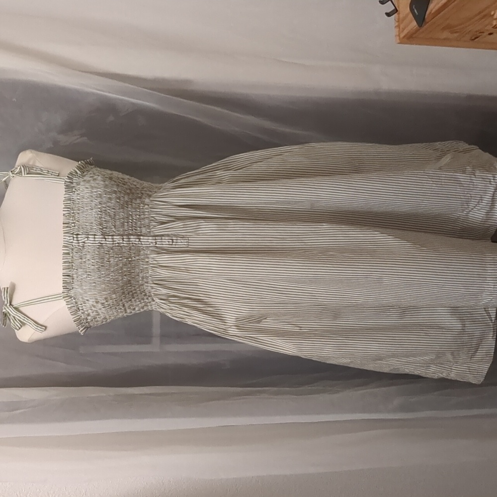 Liz Claiborne Green And White Smocked Shirred Cotton Midi Dress